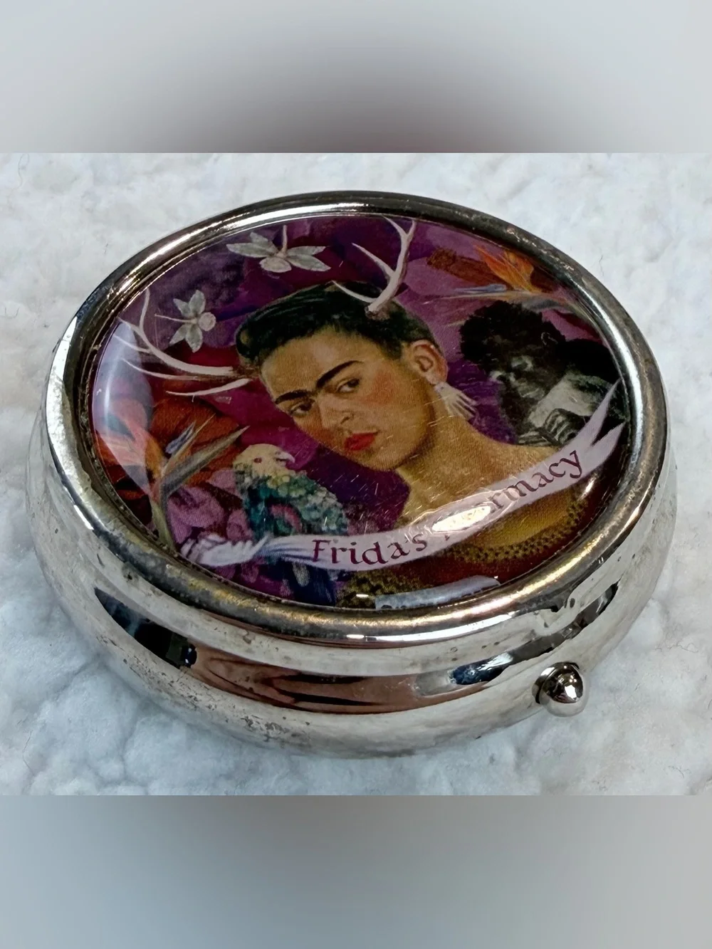FRIDA KAHLO • “Frida’s Pharmacy” Compact Round Pill Case, OS